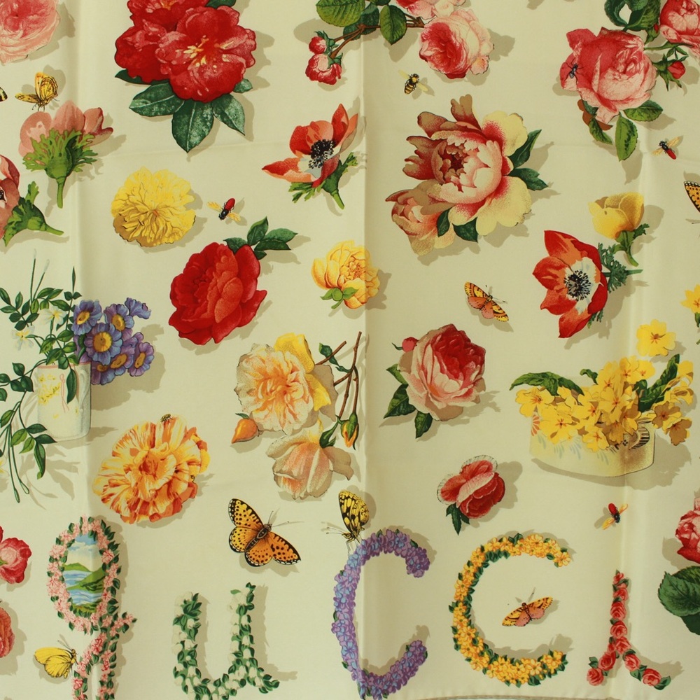 GUCCI Flora 100% Silk Scarf